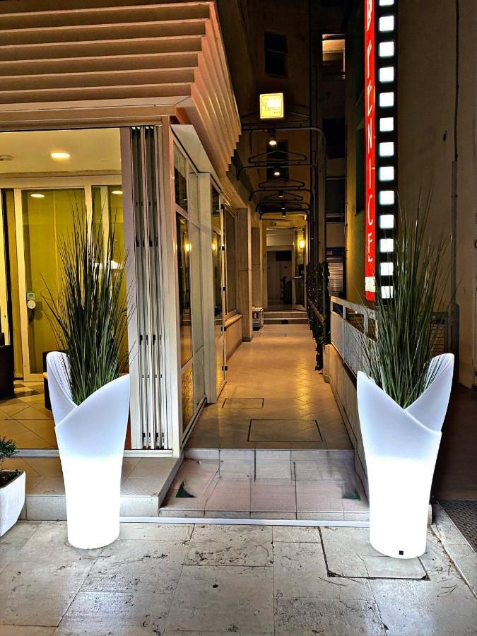 Hla Fenice Hotel 3*